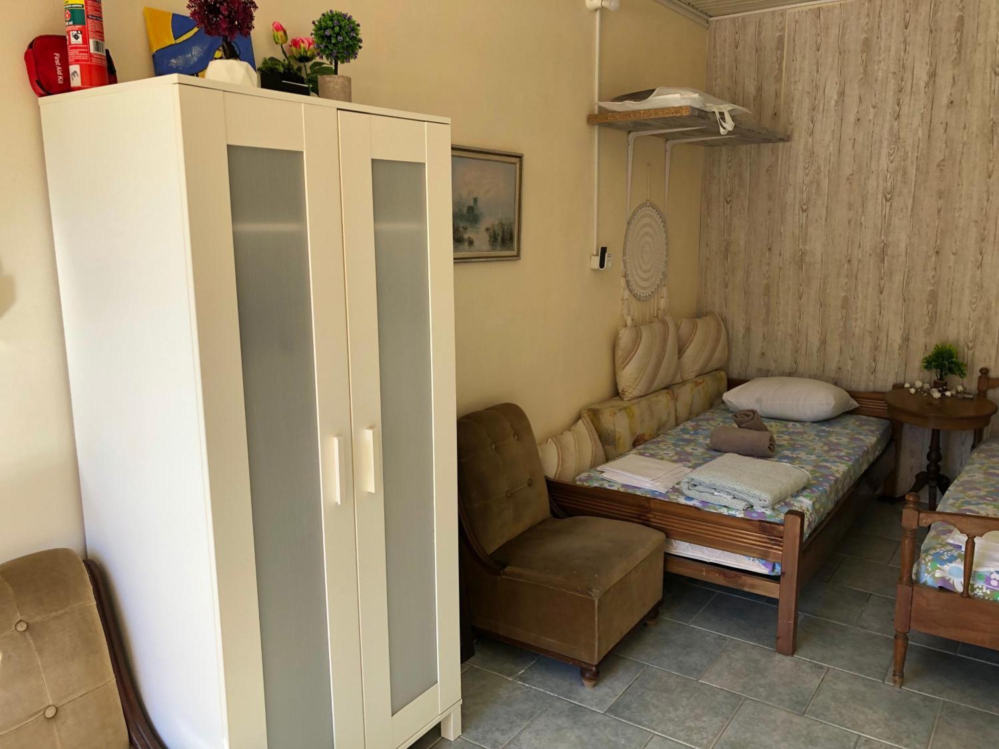 Converted Shed Studio & Garden Hanging Bed Pórto Ráfti Esterno foto